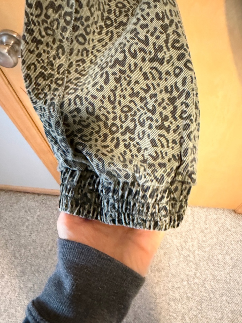 POL Green Leopard Print Jogger Pants with Crochet Pockets - small NWOT - Picture 6 of 11
